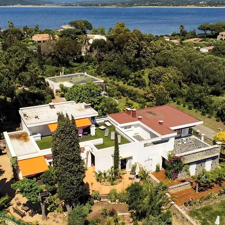 Nina - Private Estate Rooftop On Foot *