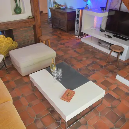 Nina - Private Estate Rooftop On Foot