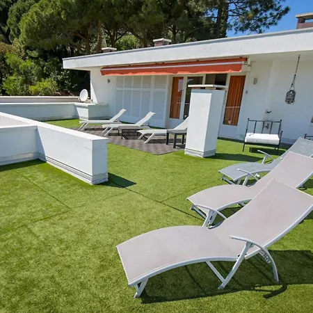 Nina - Private Estate Rooftop On Foot